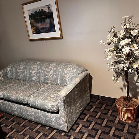 Sky Lodge Inn & Suites - เดลาแวน ภายนอก รูปภาพ