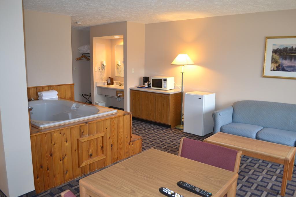 Sky Lodge Inn & Suites - เดลาแวน ภายนอก รูปภาพ