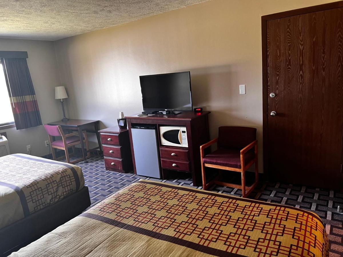Sky Lodge Inn & Suites - เดลาแวน ภายนอก รูปภาพ