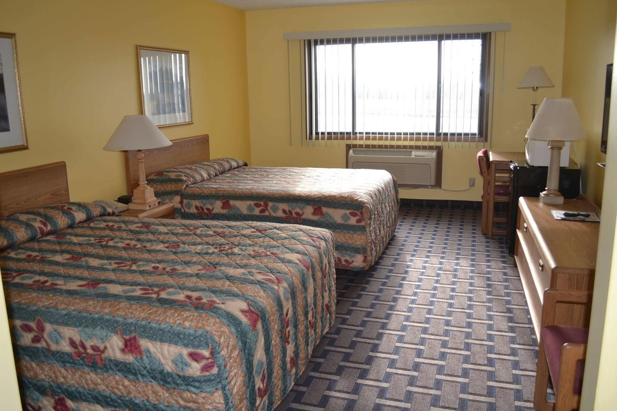 Sky Lodge Inn & Suites - เดลาแวน ภายนอก รูปภาพ
